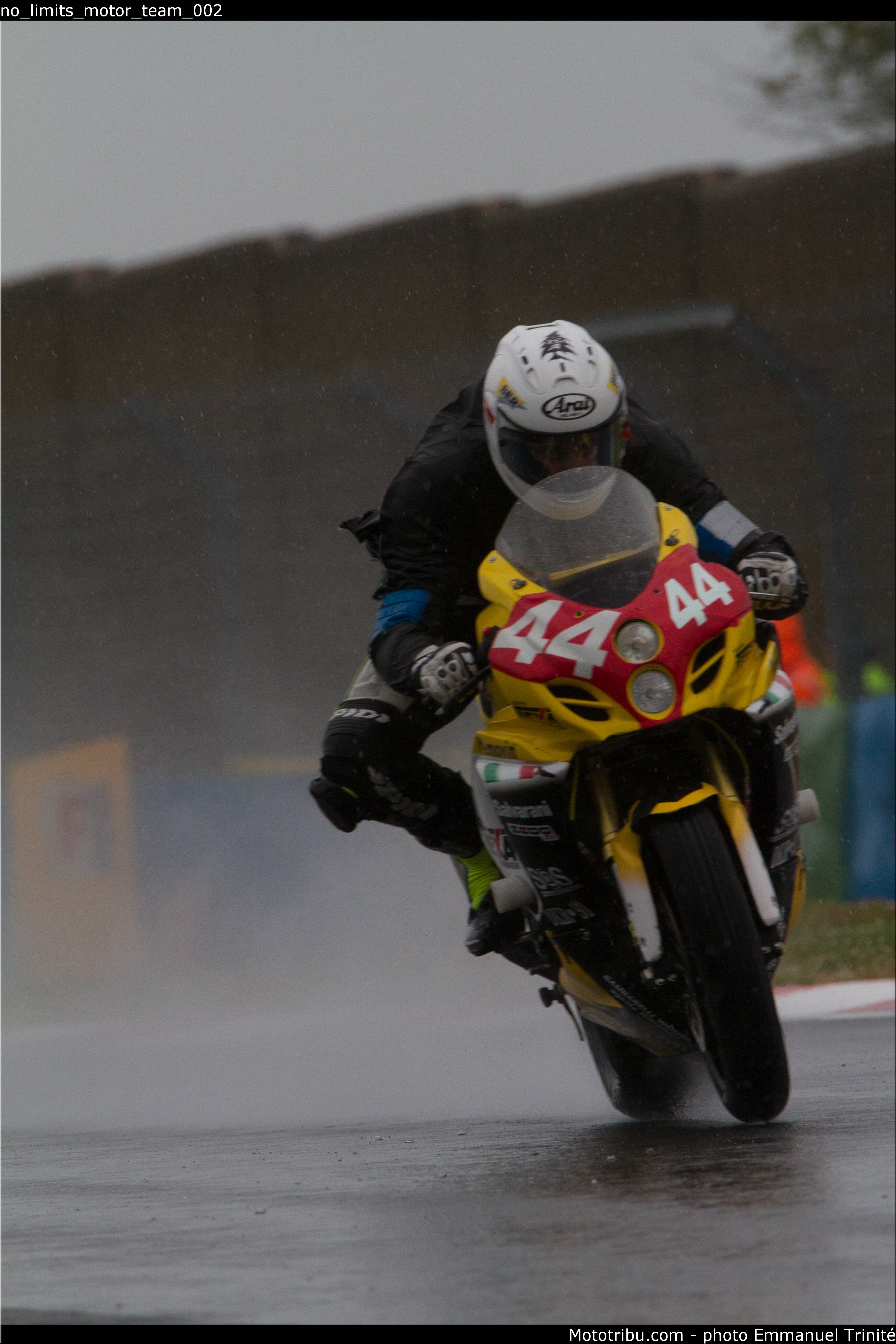 no_limits_motor_team_002