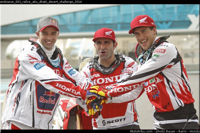 ambiance_003_rallye_abu_dhabi_desert_challenge_2014