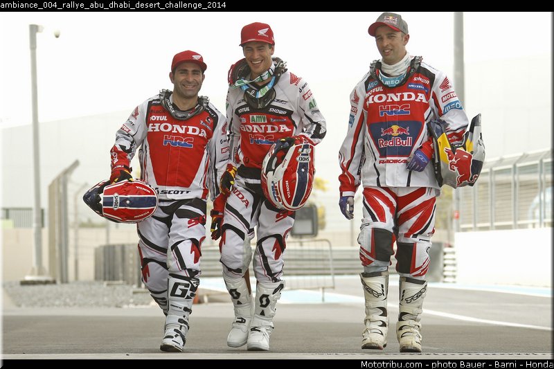 ambiance_004_rallye_abu_dhabi_desert_challenge_2014