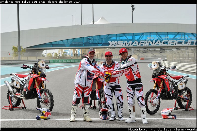 ambiance_005_rallye_abu_dhabi_desert_challenge_2014