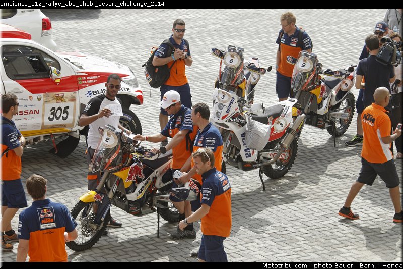 ambiance_012_rallye_abu_dhabi_desert_challenge_2014