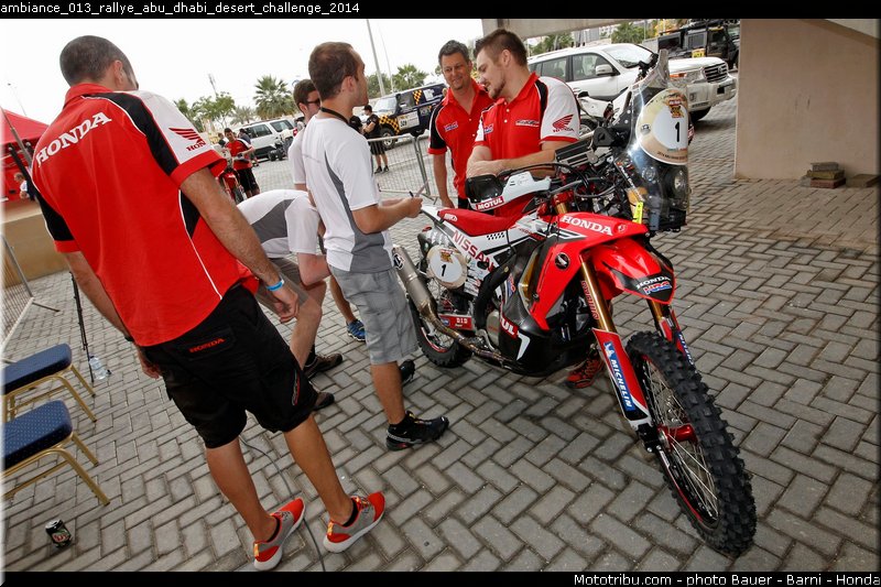 ambiance_013_rallye_abu_dhabi_desert_challenge_2014