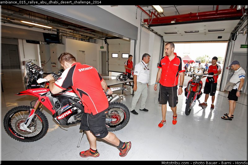 ambiance_015_rallye_abu_dhabi_desert_challenge_2014