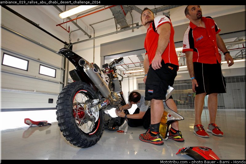 ambiance_019_rallye_abu_dhabi_desert_challenge_2014