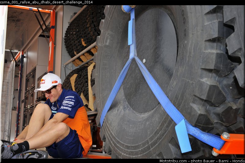 coma_001_rallye_abu_dhabi_desert_challenge_2014