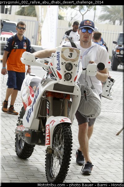 przygonski_002_rallye_abu_dhabi_desert_challenge_2014