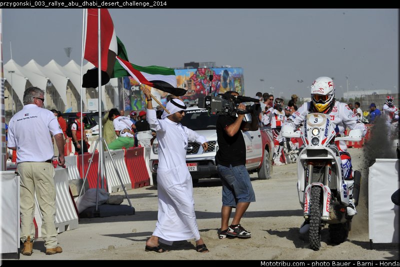 przygonski_003_rallye_abu_dhabi_desert_challenge_2014