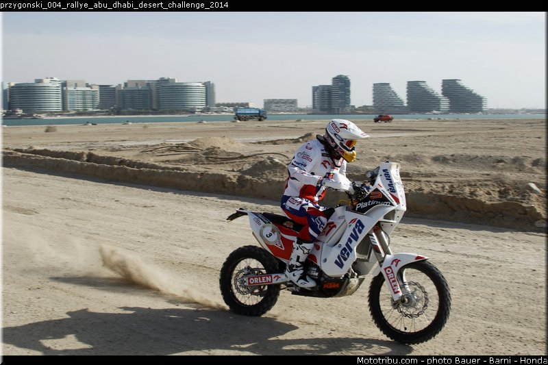 przygonski_004_rallye_abu_dhabi_desert_challenge_2014