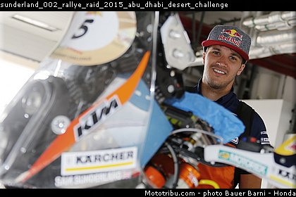 sunderland_002_rallye_raid_2015_abu_dhabi_desert_challenge.jpg