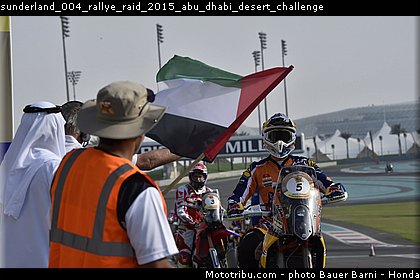 sunderland_004_rallye_raid_2015_abu_dhabi_desert_challenge.jpg