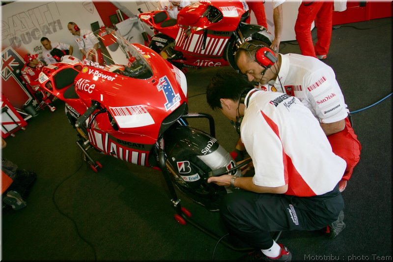 motogp-bridgestone-jerez2008_8