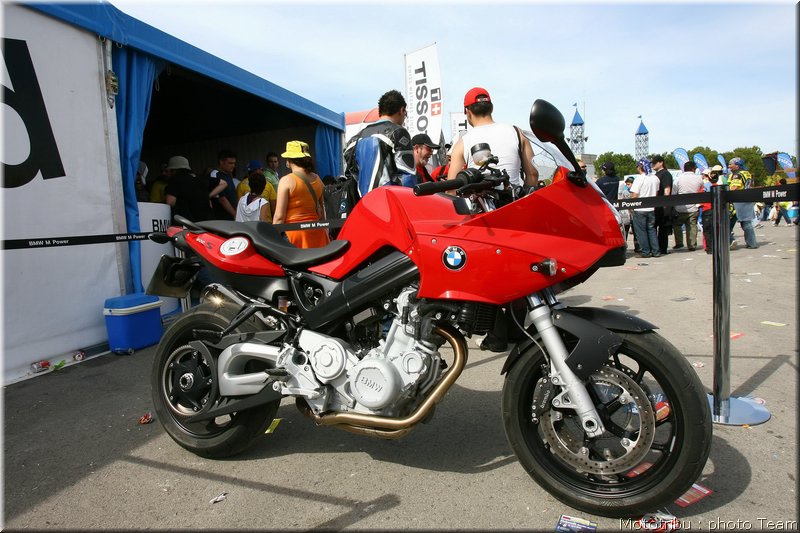 motogp-divers-bmw-jerez_1