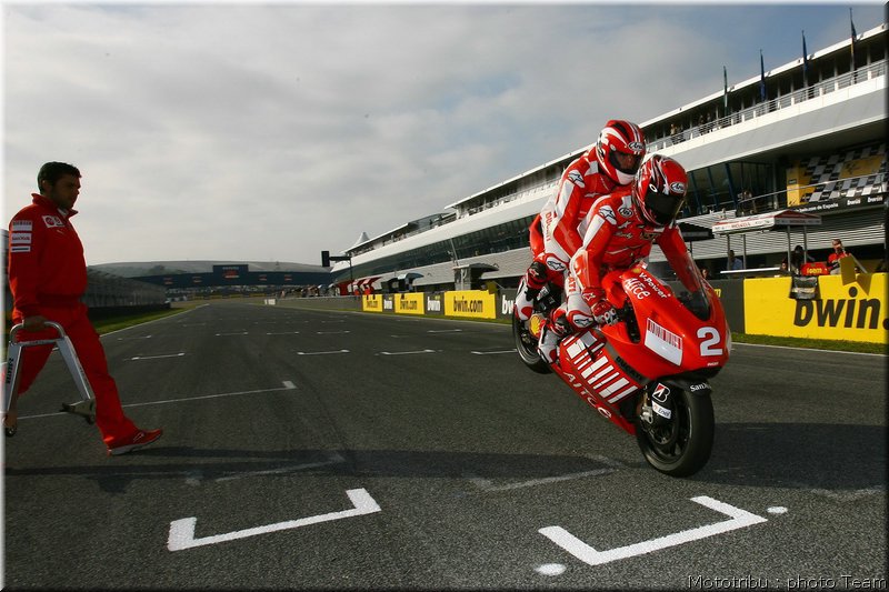 motogp-divers-mamola-flint-jerez2008_2