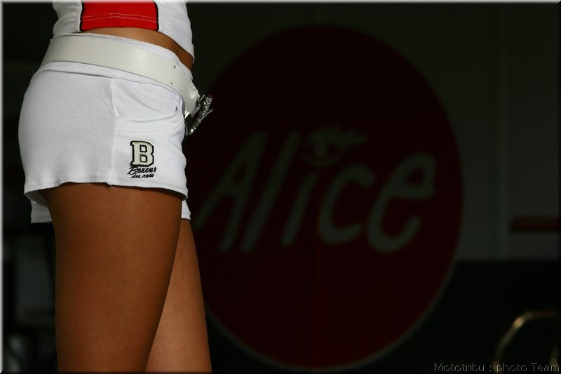 motogp-pitbabes-jerez2008_07