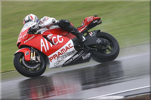 motogp-guintoli_4.jpg