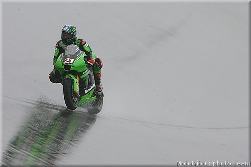motogp-hopkins_12.jpg