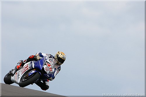 motogp-lorenzo_03.jpg