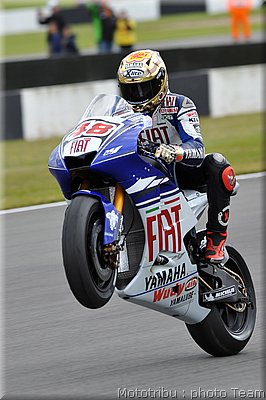 motogp-lorenzo_09.jpg