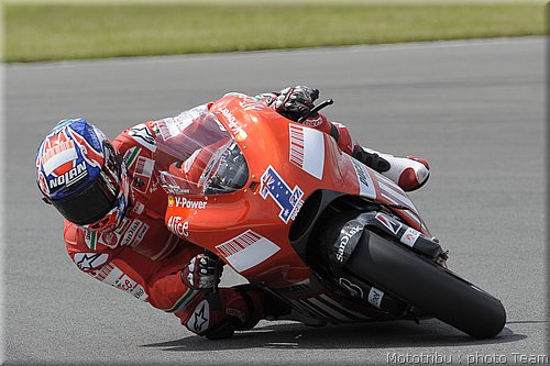motogp-stoner_12.jpg