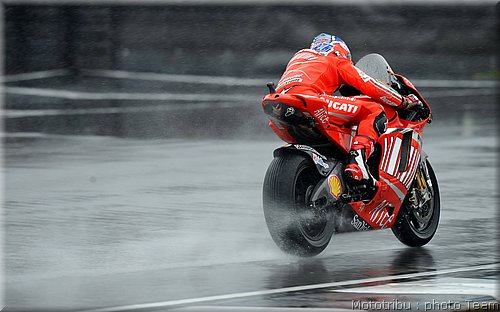 motogp-stoner_17.jpg