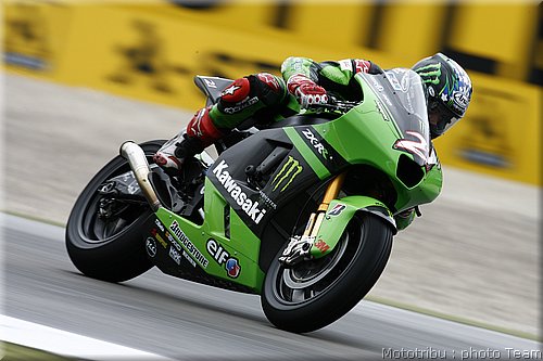motogp-hopkins_08.jpg