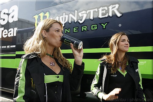 motogp-pitbabes_02.jpg