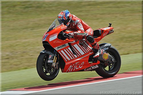 motogp-stoner_12.jpg