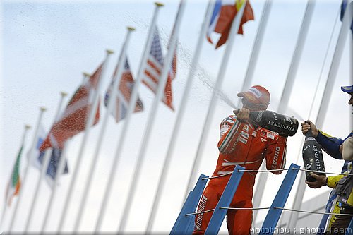 motogp-stoner_18.jpg