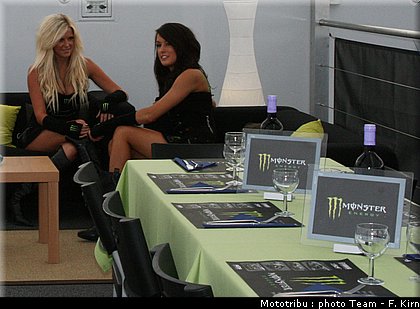 pitbabes_010.jpg