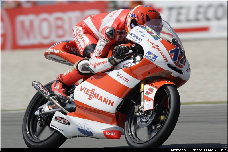 gp125_assen2009_bradl_09