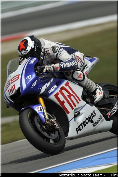 motogp_assen2009_lorenzo_03