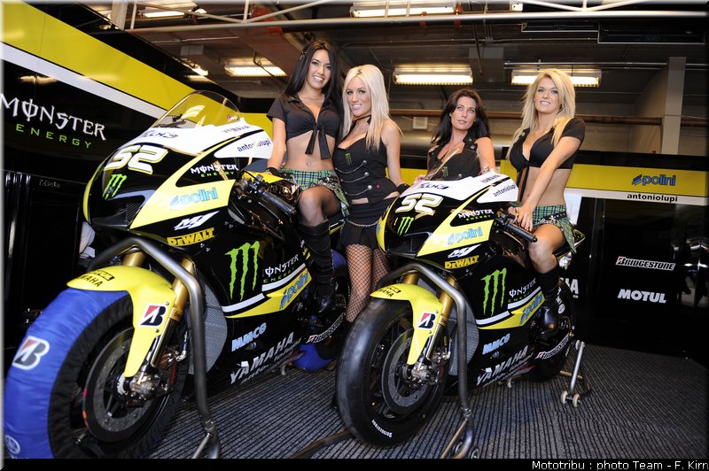 motogp_assen2009_pitbabes_006