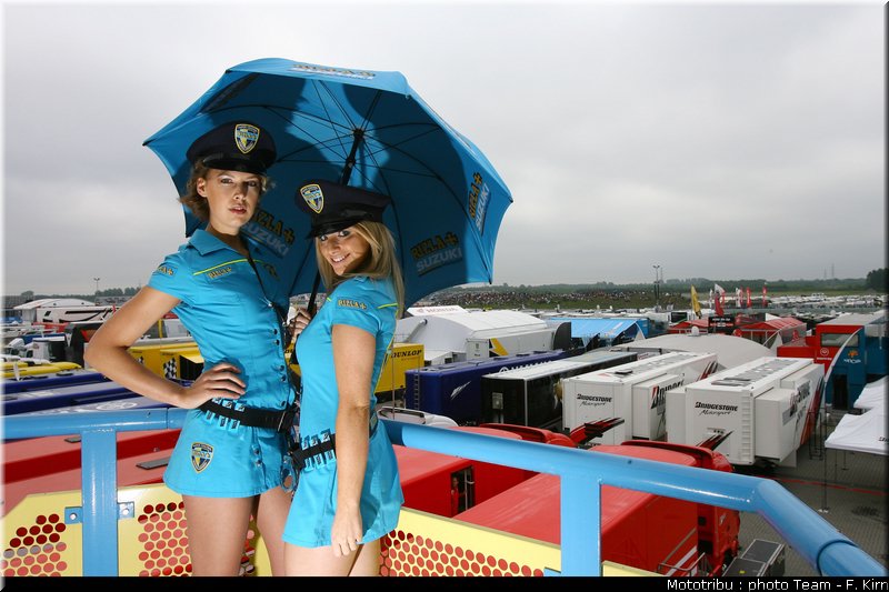 motogp_assen2009_pitbabes_017
