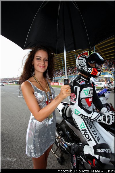 motogp_assen2009_pitbabes_024
