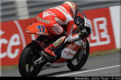 gp125_assen2009_bradl_08.jpg