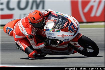 gp125_assen2009_bradl_11.jpg