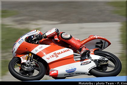 gp125_assen2009_bradl_12.jpg