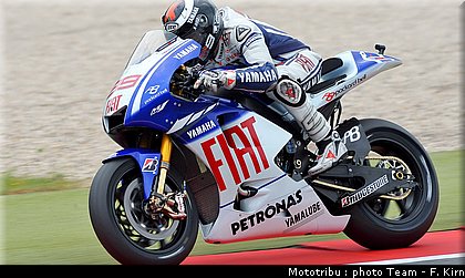 motogp_assen2009_lorenzo_12.jpg