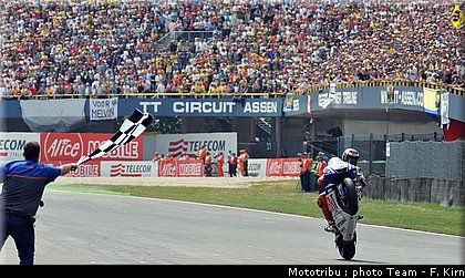 motogp_assen2009_lorenzo_13.jpg