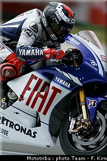 motogp_assen2009_lorenzo_14.jpg