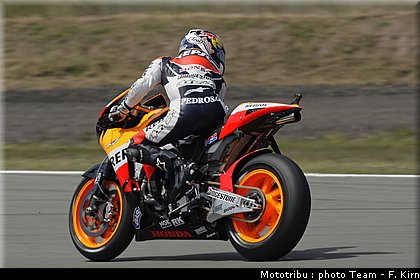 motogp_assen2009_pedrosa_10.jpg