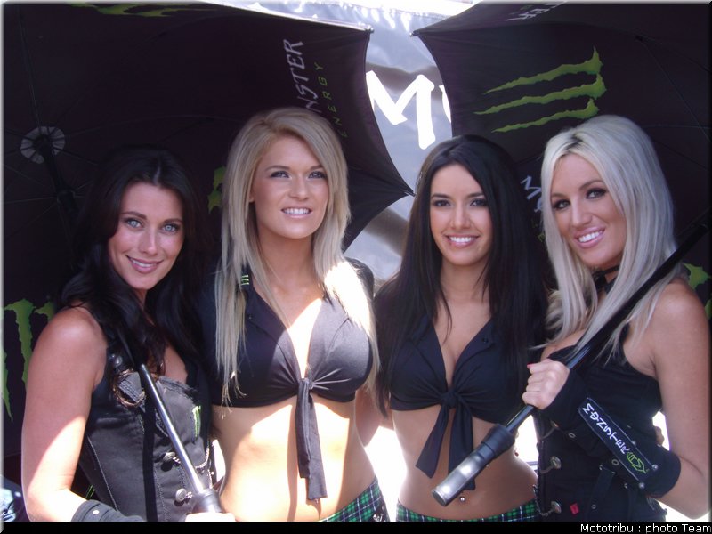 pitbabes_motogp_usa_lagunaseca_2009_12