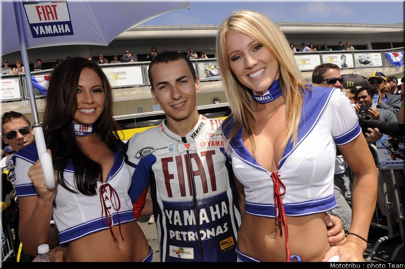 pitbabes_motogp_usa_lagunaseca_2009_16