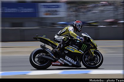 edwards_04_motogp_usa_lagunaseca2009.jpg