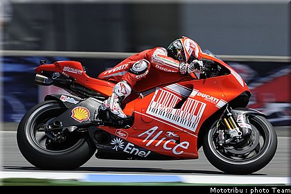 hayden_03_motogp_usa_lagunaseca2009.jpg