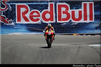 pedrosa_28_motogp_usa_lagunaseca2009.jpg