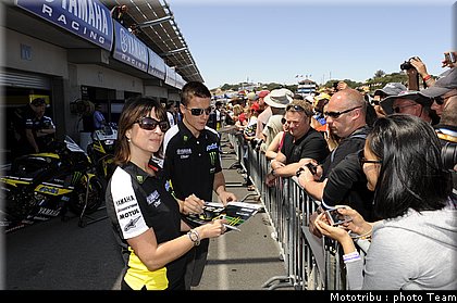 pitbabes_motogp_usa_lagunaseca_2009_11.jpg