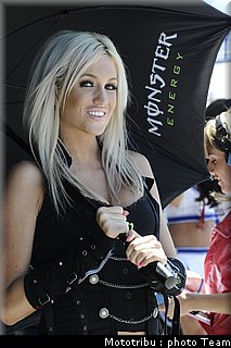 pitbabes_motogp_usa_lagunaseca_2009_13.jpg