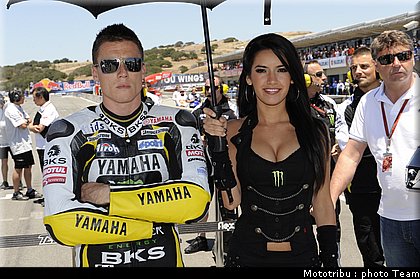 pitbabes_motogp_usa_lagunaseca_2009_14.jpg