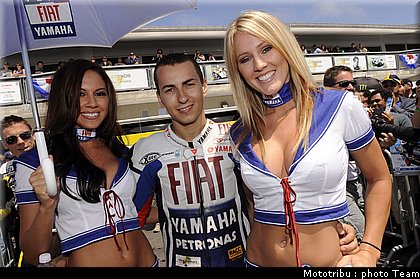 pitbabes_motogp_usa_lagunaseca_2009_16.jpg